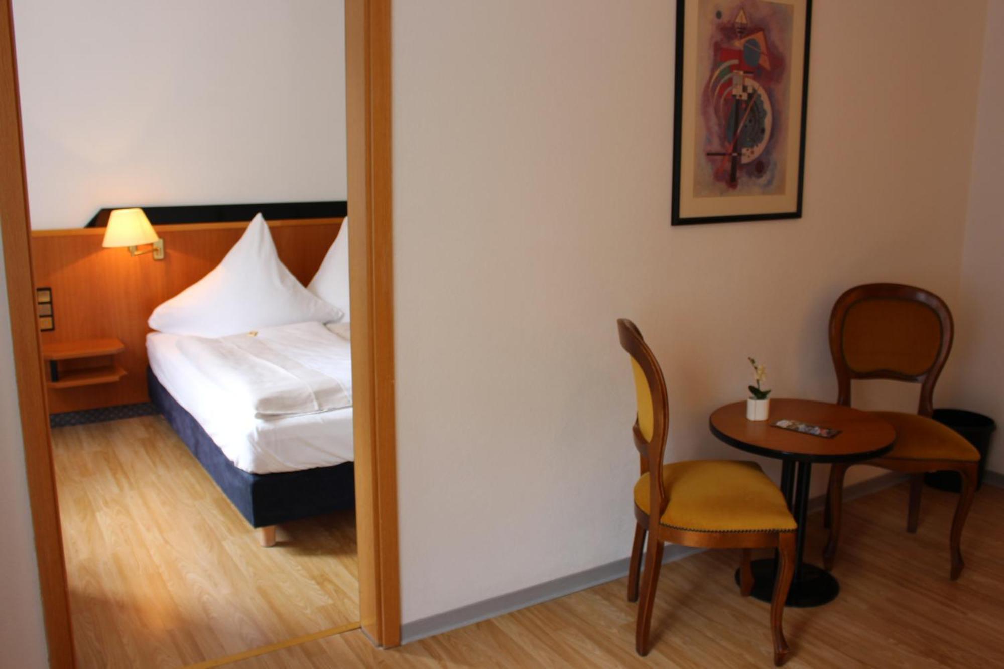 Hotel Berghof Wasserkuppe & Gaestehaus Fuldaquelle Gersfeld Quarto foto